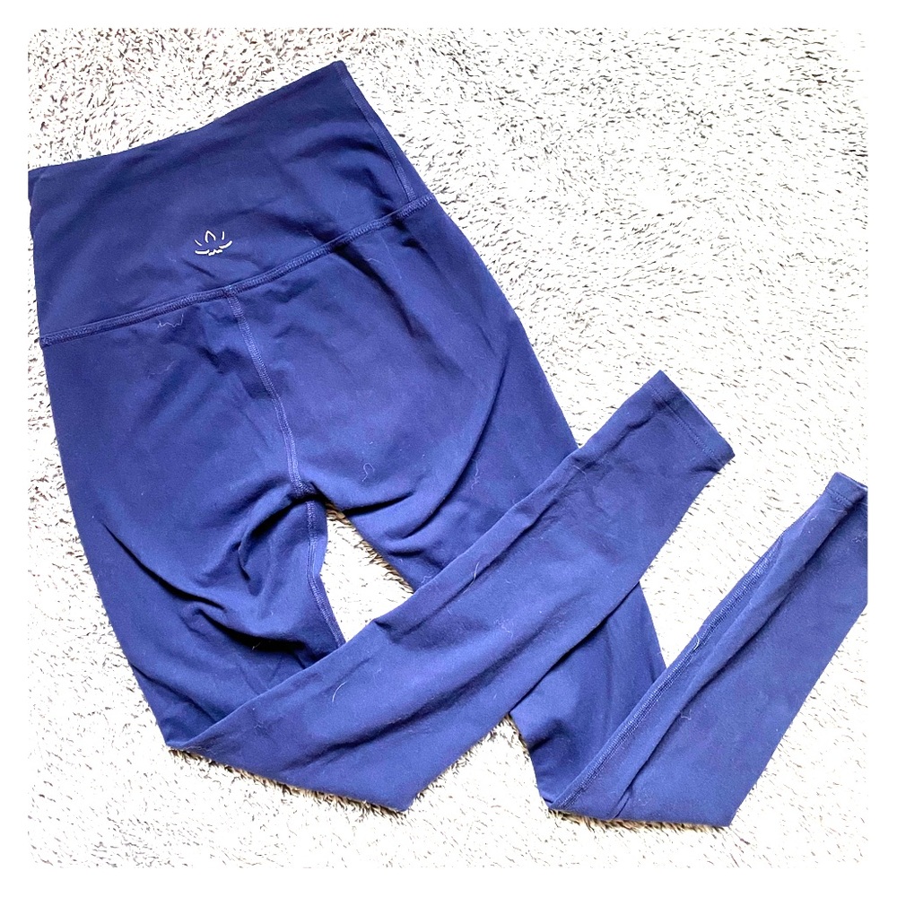 Small Navy Blue Beyond Yoga leggings